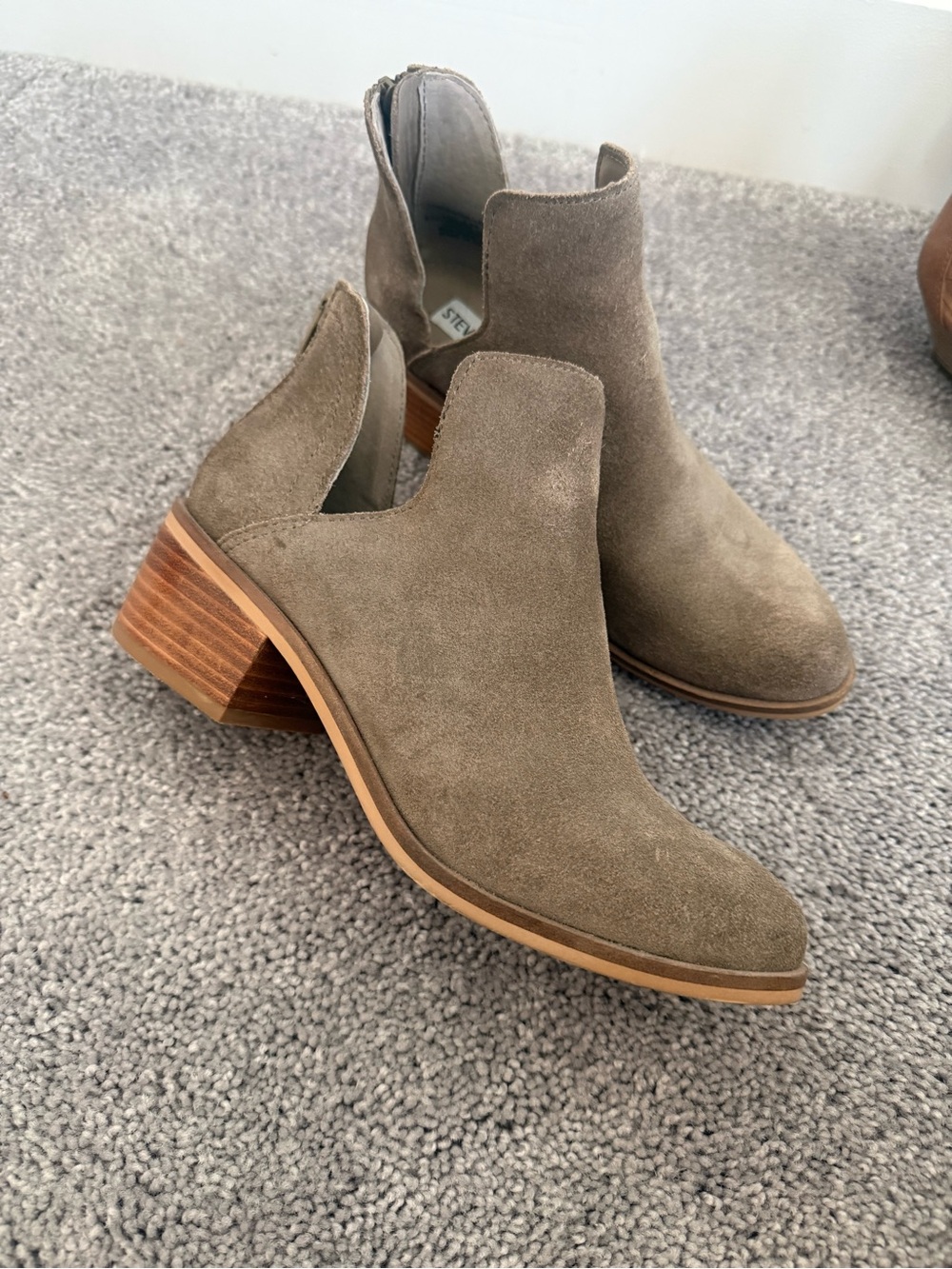 Steve Madden Taupe Suede Cutout Ankle Booties